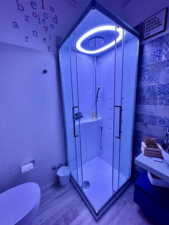 Bed Art Relaxing Suite - Appartamento Con Sauna Love Suite Gallery Сан Бенедето дел Тронто Екстериор снимка